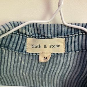 Cloth & Stone blue striped button down women’s M